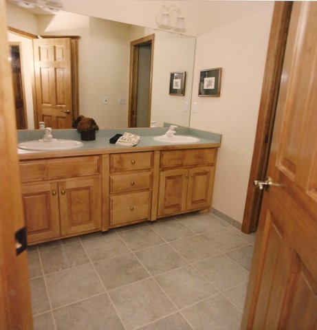 bathrooms95.jpg